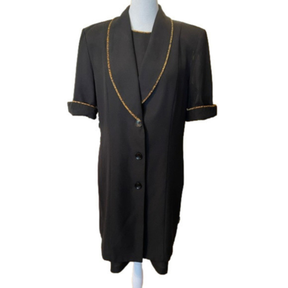 Studio C vintage two piece women’s suit black with velvet leopard trim size 8.